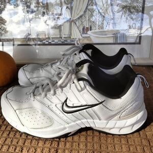 Men's Nike "T-Lite V RX" White Leather/Black Casual Athletic Shoes. Size 8.